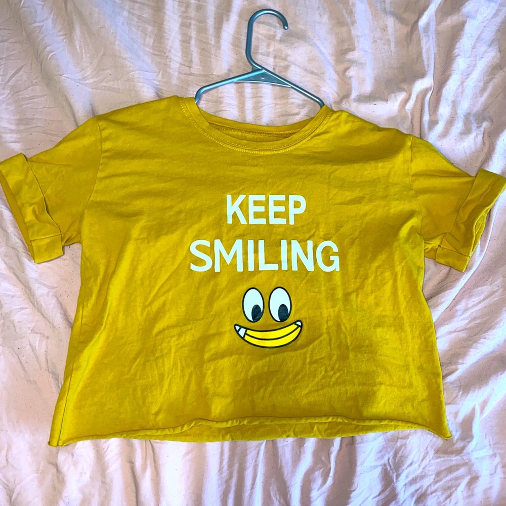 Keep Smiling Cropped Tee 🍌